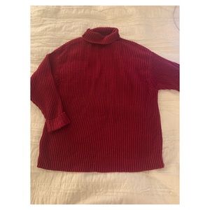 *hardly worn* American Eagle Oversized Sweatshirt!